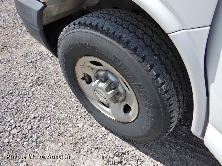 image for item GN9795 2006 Chevrolet Express 2500  van