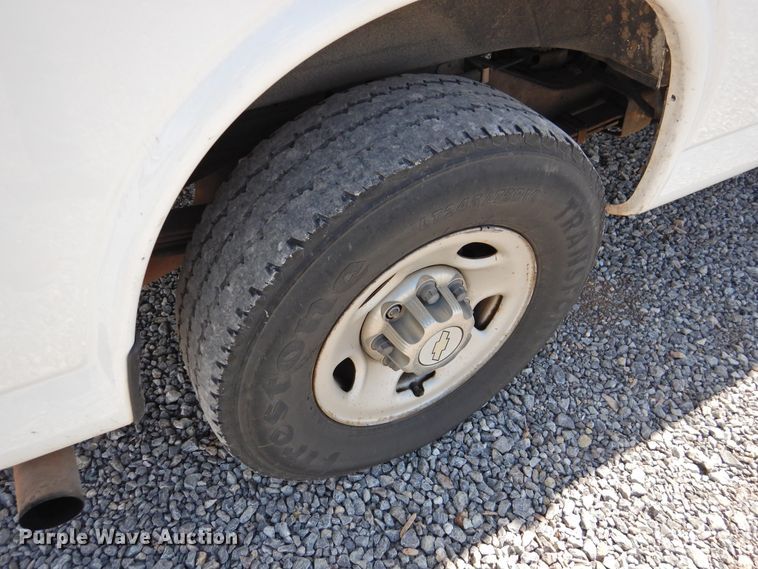 image for item GN9795 2006 Chevrolet Express 2500  van