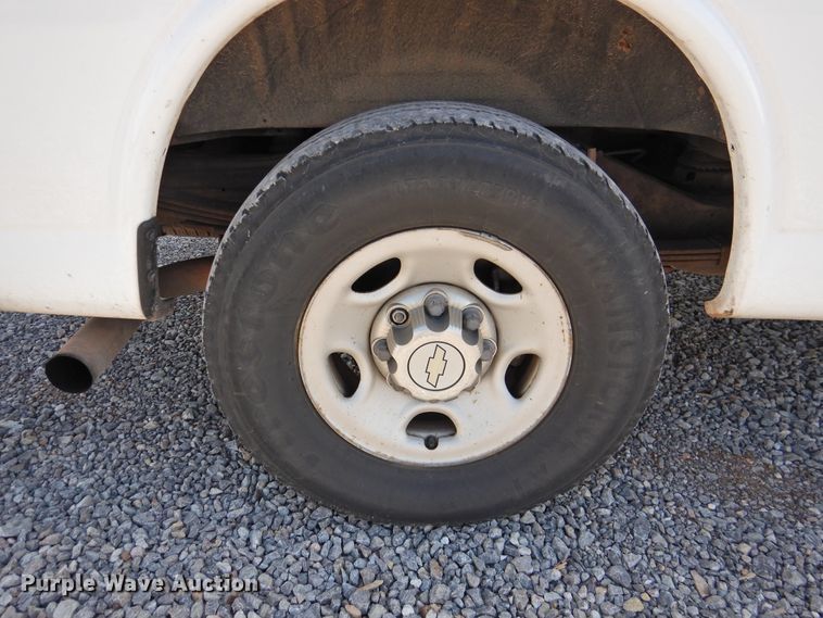 image for item GN9795 2006 Chevrolet Express 2500  van