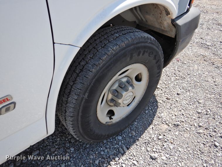 image for item GN9795 2006 Chevrolet Express 2500  van