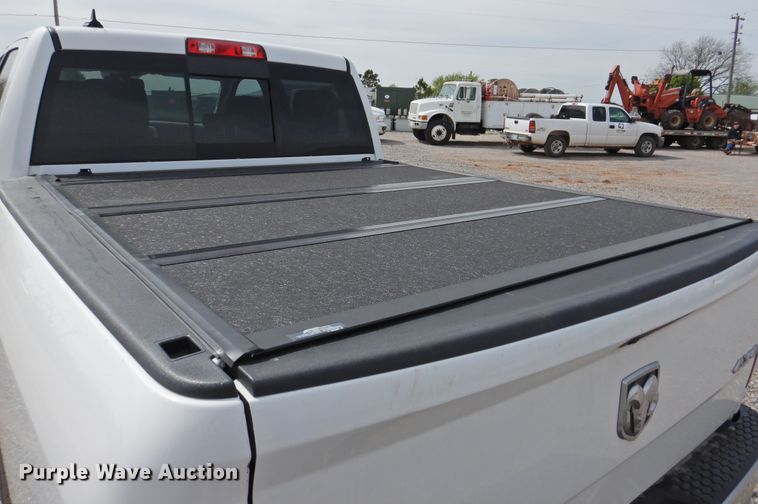 image for item GN9796 2017 Dodge Ram 1500  Crew Cab pickup truck