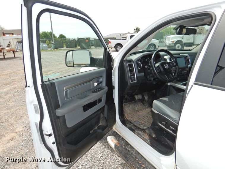 image for item GN9796 2017 Dodge Ram 1500  Crew Cab pickup truck