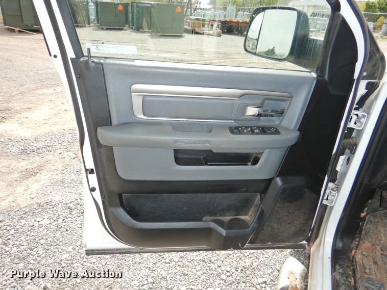 image for item GN9796 2017 Dodge Ram 1500  Crew Cab pickup truck