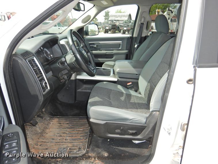 image for item GN9796 2017 Dodge Ram 1500  Crew Cab pickup truck