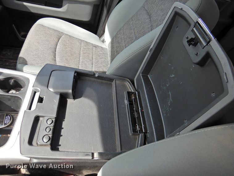 image for item GN9796 2017 Dodge Ram 1500  Crew Cab pickup truck