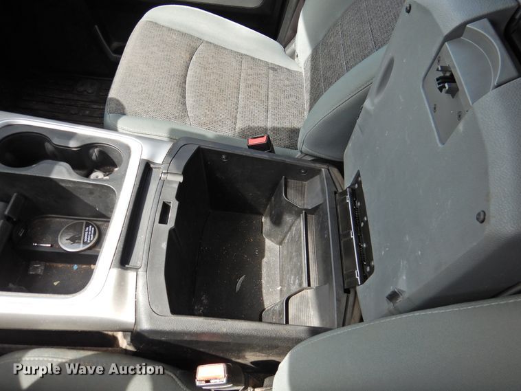 image for item GN9796 2017 Dodge Ram 1500  Crew Cab pickup truck