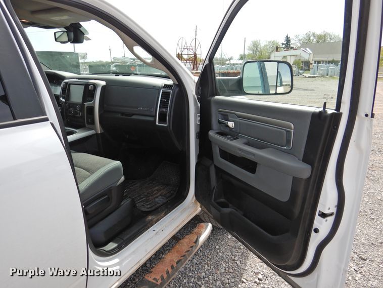 image for item GN9796 2017 Dodge Ram 1500  Crew Cab pickup truck