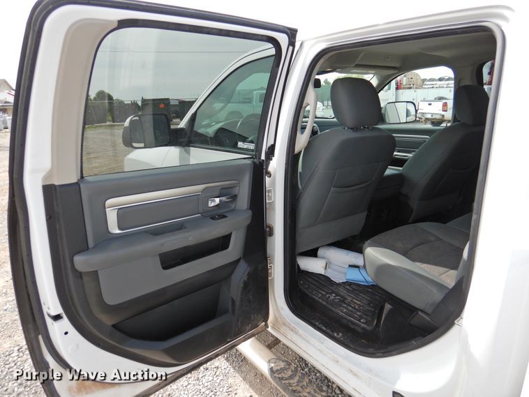 image for item GN9796 2017 Dodge Ram 1500  Crew Cab pickup truck