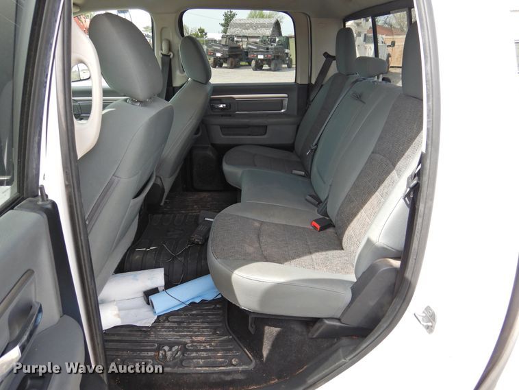 image for item GN9796 2017 Dodge Ram 1500  Crew Cab pickup truck