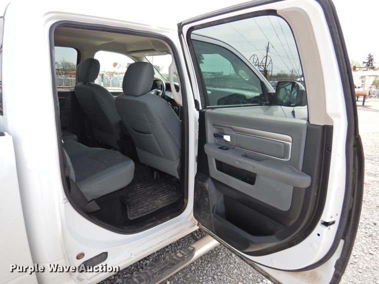 image for item GN9796 2017 Dodge Ram 1500  Crew Cab pickup truck