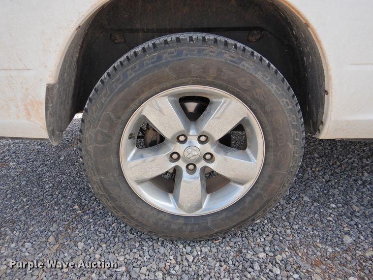 image for item GN9796 2017 Dodge Ram 1500  Crew Cab pickup truck