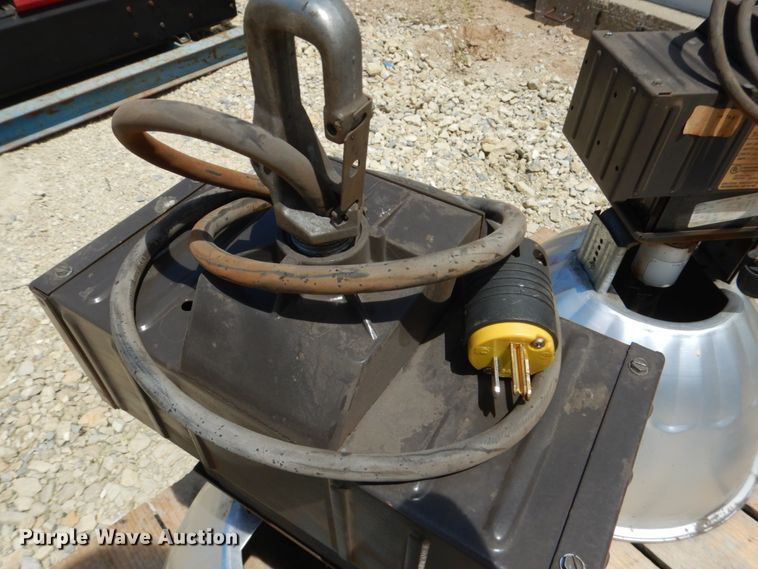 image for item GO9195 Approximately 30 gymnasium lights