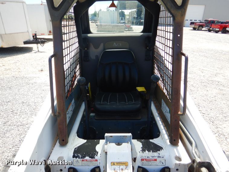 image for item GO9196 2000 Bobcat 863  skid steer loader