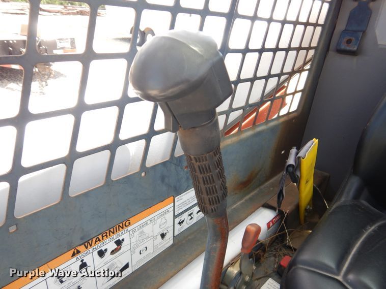 image for item GO9196 2000 Bobcat 863  skid steer loader