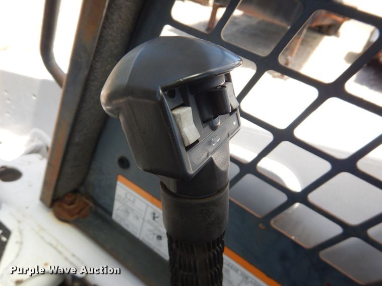 image for item GO9196 2000 Bobcat 863  skid steer loader