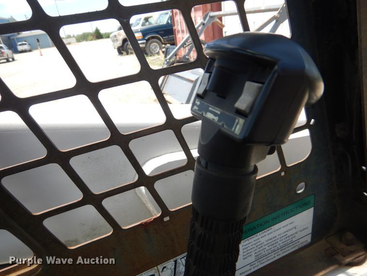 image for item GO9196 2000 Bobcat 863  skid steer loader