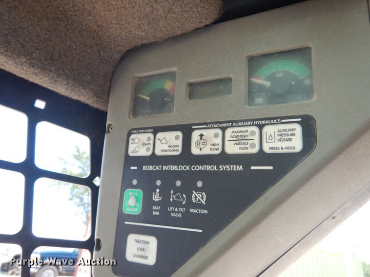 image for item GO9196 2000 Bobcat 863  skid steer loader