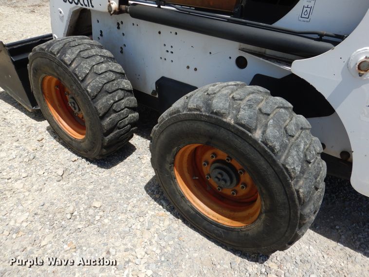 image for item GO9196 2000 Bobcat 863  skid steer loader