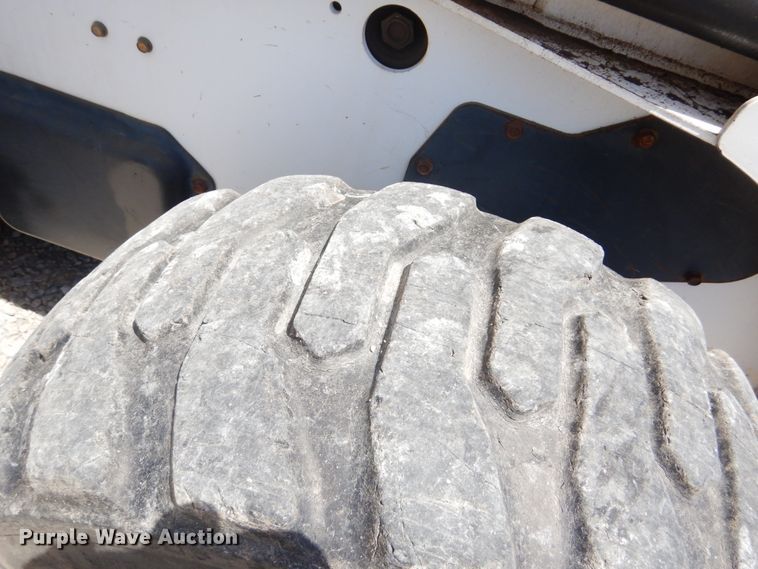 image for item GO9196 2000 Bobcat 863  skid steer loader