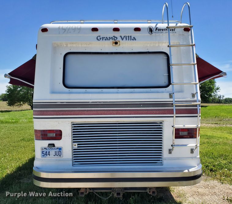 image for item GO9200 1989 Oshkosh Foretravel Grand Villa  RV