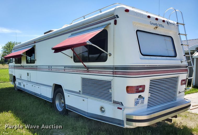 image for item GO9200 1989 Oshkosh Foretravel Grand Villa  RV