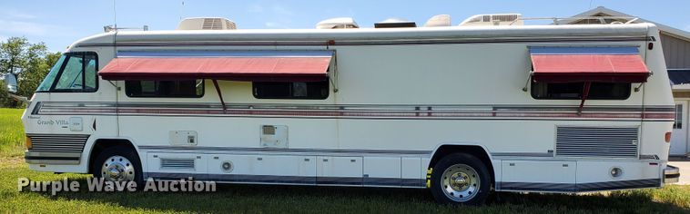 image for item GO9200 1989 Oshkosh Foretravel Grand Villa  RV