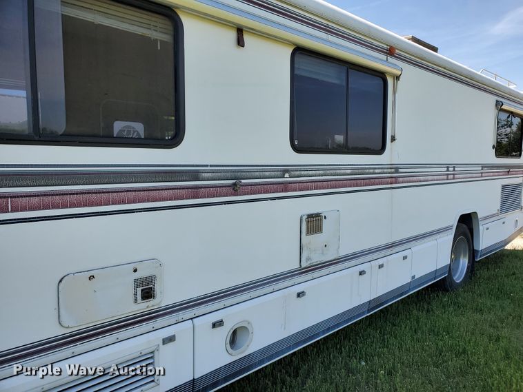 image for item GO9200 1989 Oshkosh Foretravel Grand Villa  RV