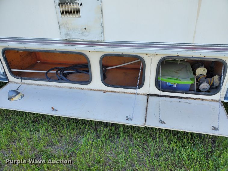 image for item GO9200 1989 Oshkosh Foretravel Grand Villa  RV