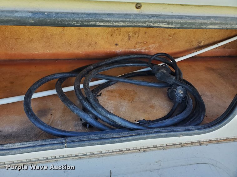 image for item GO9200 1989 Oshkosh Foretravel Grand Villa  RV