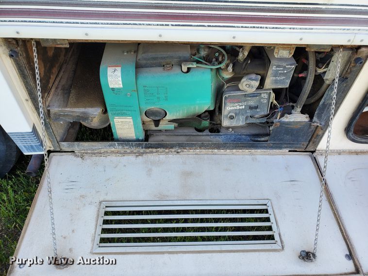 image for item GO9200 1989 Oshkosh Foretravel Grand Villa  RV