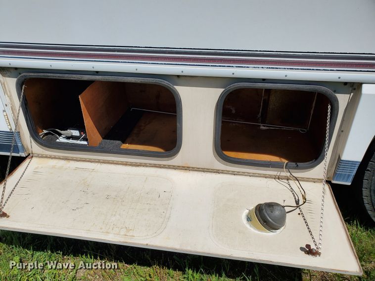 image for item GO9200 1989 Oshkosh Foretravel Grand Villa  RV