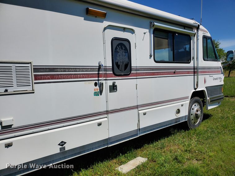 image for item GO9200 1989 Oshkosh Foretravel Grand Villa  RV