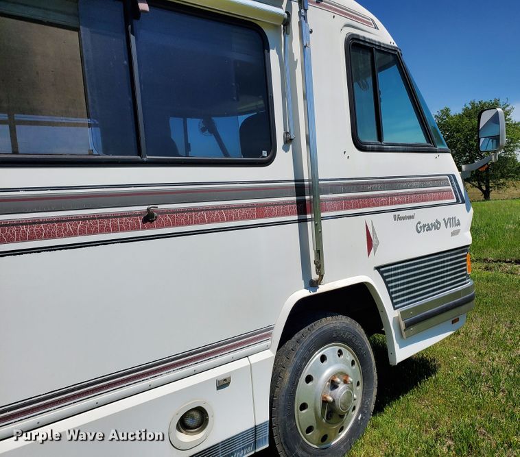 image for item GO9200 1989 Oshkosh Foretravel Grand Villa  RV