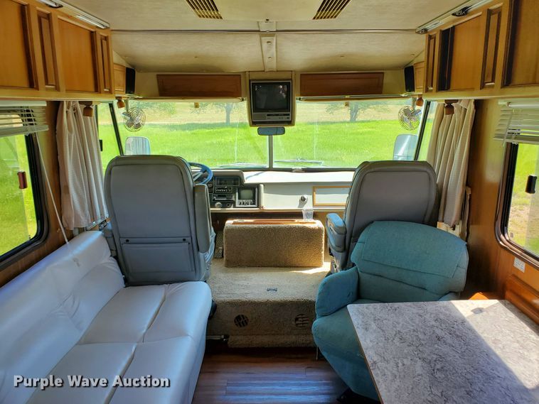 image for item GO9200 1989 Oshkosh Foretravel Grand Villa  RV
