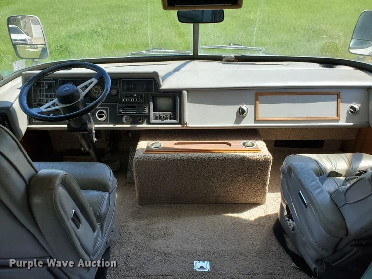 image for item GO9200 1989 Oshkosh Foretravel Grand Villa  RV