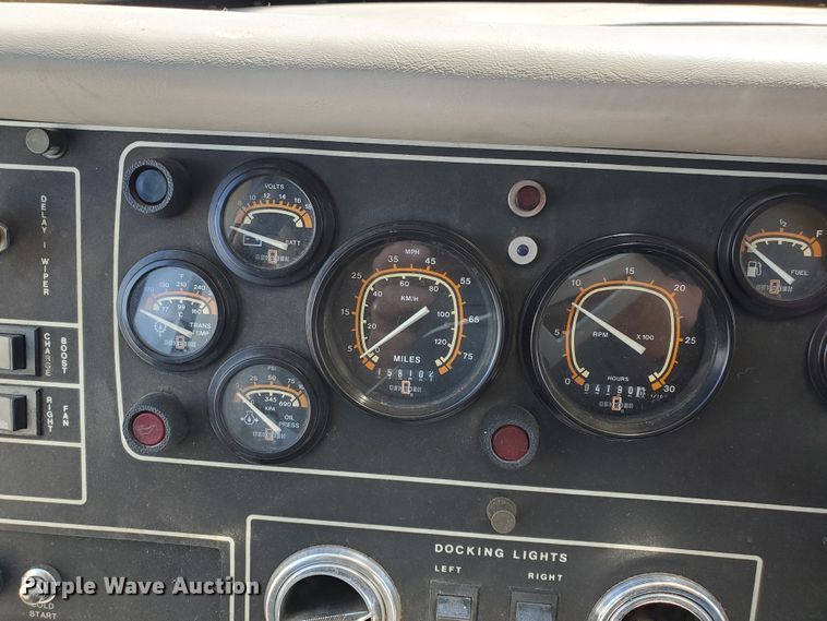 image for item GO9200 1989 Oshkosh Foretravel Grand Villa  RV