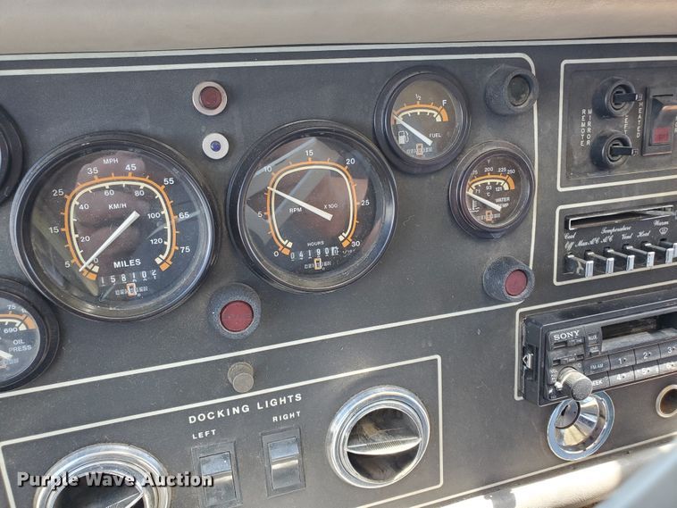 image for item GO9200 1989 Oshkosh Foretravel Grand Villa  RV