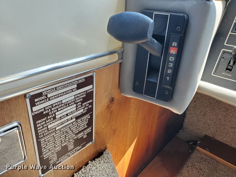 image for item GO9200 1989 Oshkosh Foretravel Grand Villa  RV