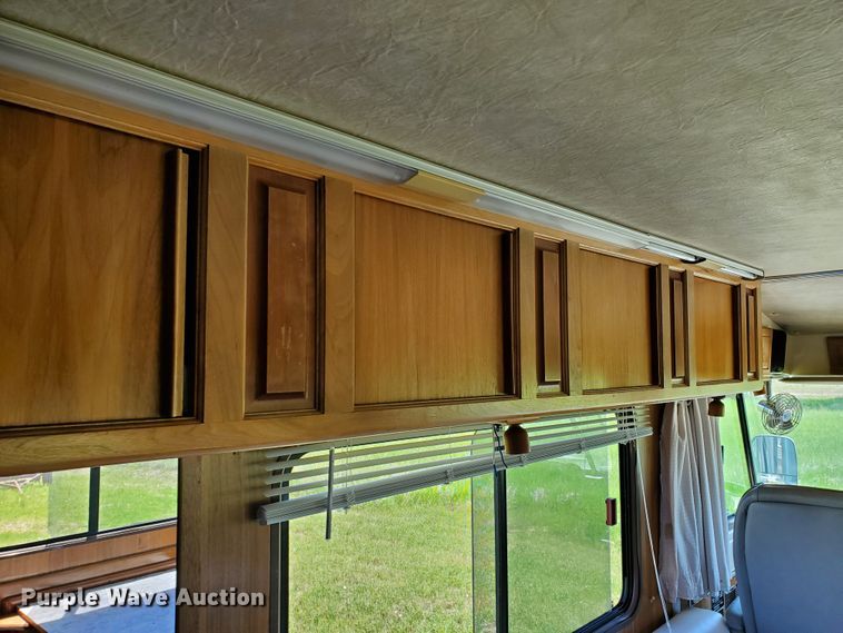 image for item GO9200 1989 Oshkosh Foretravel Grand Villa  RV