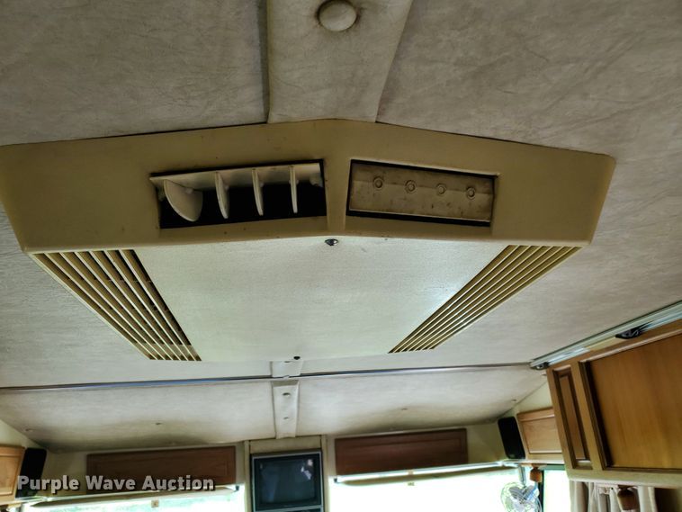 image for item GO9200 1989 Oshkosh Foretravel Grand Villa  RV