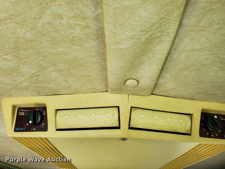 image for item GO9200 1989 Oshkosh Foretravel Grand Villa  RV