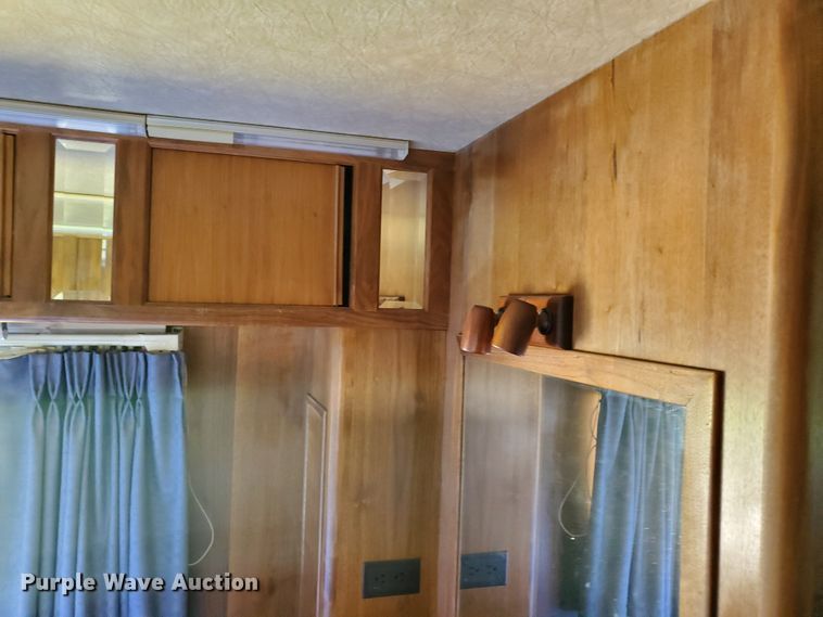 image for item GO9200 1989 Oshkosh Foretravel Grand Villa  RV