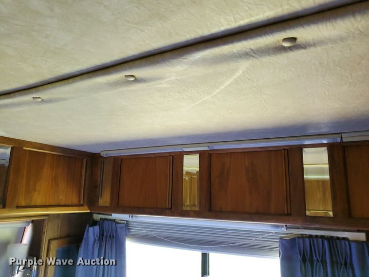 image for item GO9200 1989 Oshkosh Foretravel Grand Villa  RV