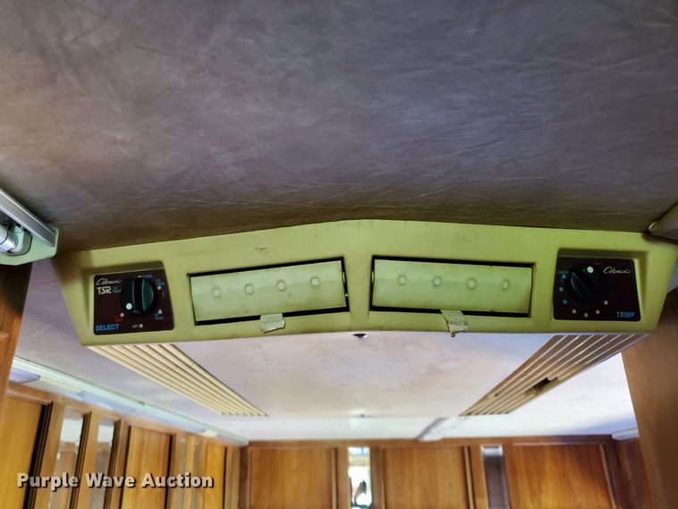 image for item GO9200 1989 Oshkosh Foretravel Grand Villa  RV