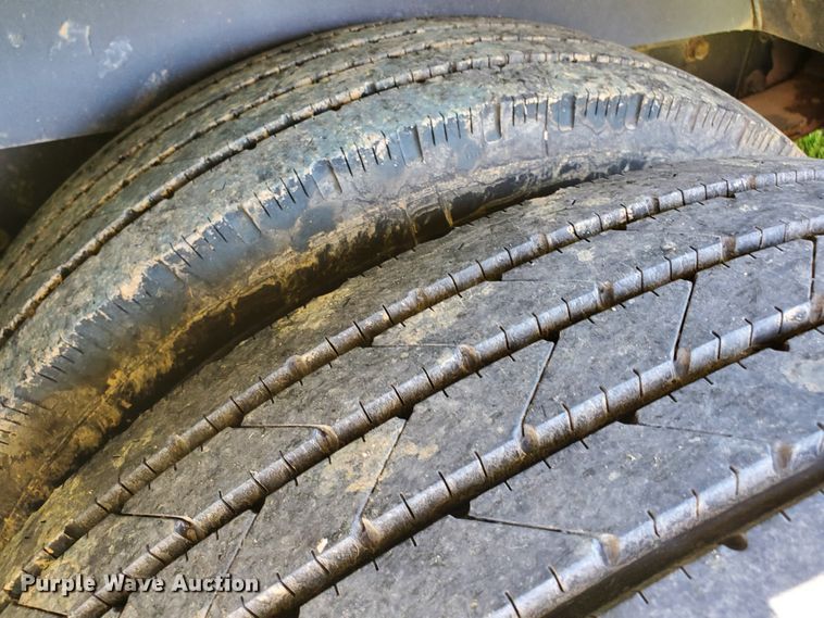 image for item GO9200 1989 Oshkosh Foretravel Grand Villa  RV