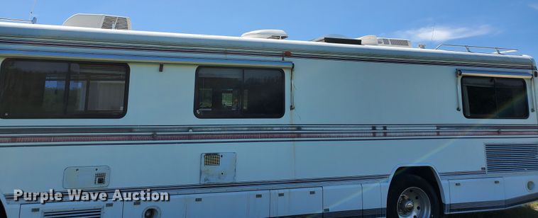 image for item GO9200 1989 Oshkosh Foretravel Grand Villa  RV