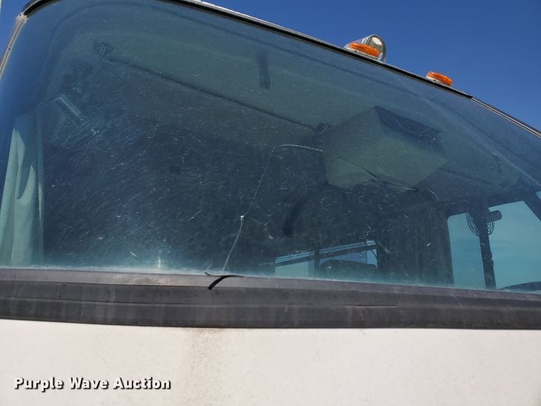 image for item GO9200 1989 Oshkosh Foretravel Grand Villa  RV