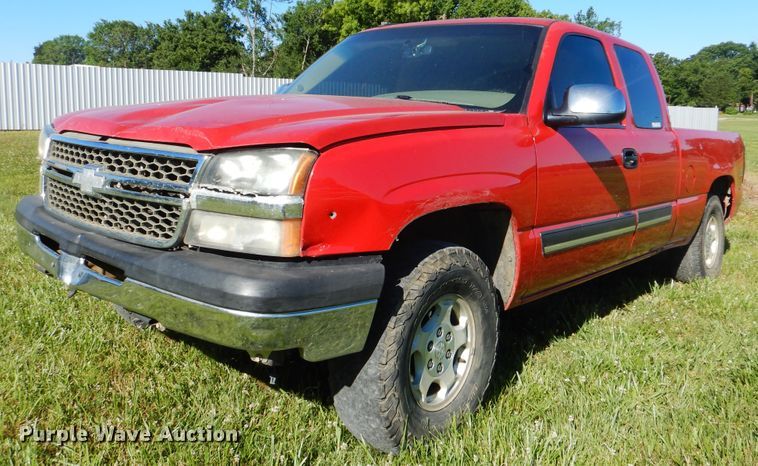 image for item GO9851 2003 Chevrolet Silverado 1500  Ext. Cab pickup truck