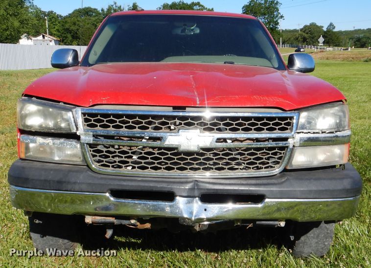 image for item GO9851 2003 Chevrolet Silverado 1500  Ext. Cab pickup truck