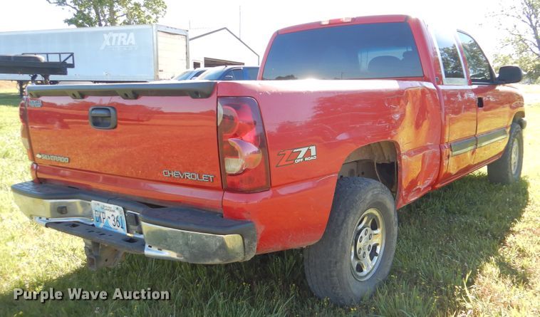 image for item GO9851 2003 Chevrolet Silverado 1500  Ext. Cab pickup truck
